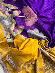 AC014282

Soft silk saree having chex design on all over the saree

*Sparrow Tree print on all over the saree*

Jacquard border on either side

*Rich Kalamkari* pallu as shown

Scalloped sequence & Embroidery lace attached

Teamed with chex blouse having - Anvitha Collections