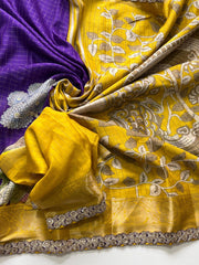 AC014282

Soft silk saree having chex design on all over the saree

*Sparrow Tree print on all over the saree*

Jacquard border on either side

*Rich Kalamkari* pallu as shown

Scalloped sequence & Embroidery lace attached

Teamed with chex blouse having - Anvitha Collections