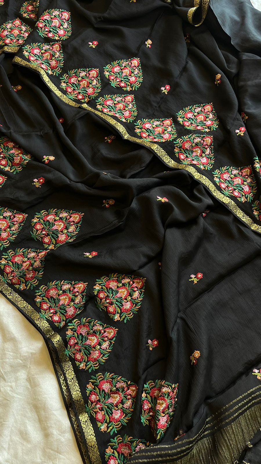 Banarasi weaving zari border - Anvitha Collections