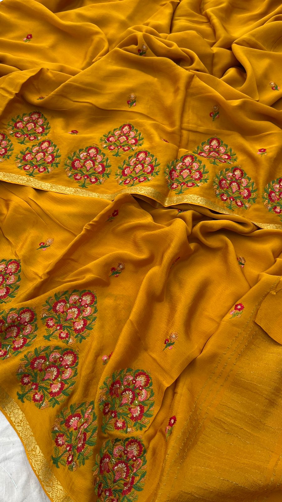Banarasi weaving zari border - Anvitha Collections