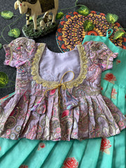 Soft dola silk featuring premium 3D lotus weaving with scalloped lace border