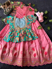 Soft dola silk featuring premium 3D lotus weaving with scalloped lace border