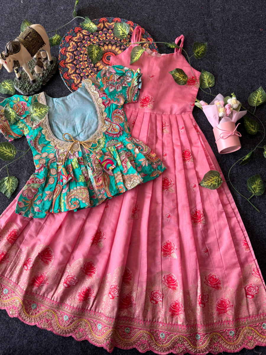 Soft dola silk featuring premium 3D lotus weaving with scalloped lace border