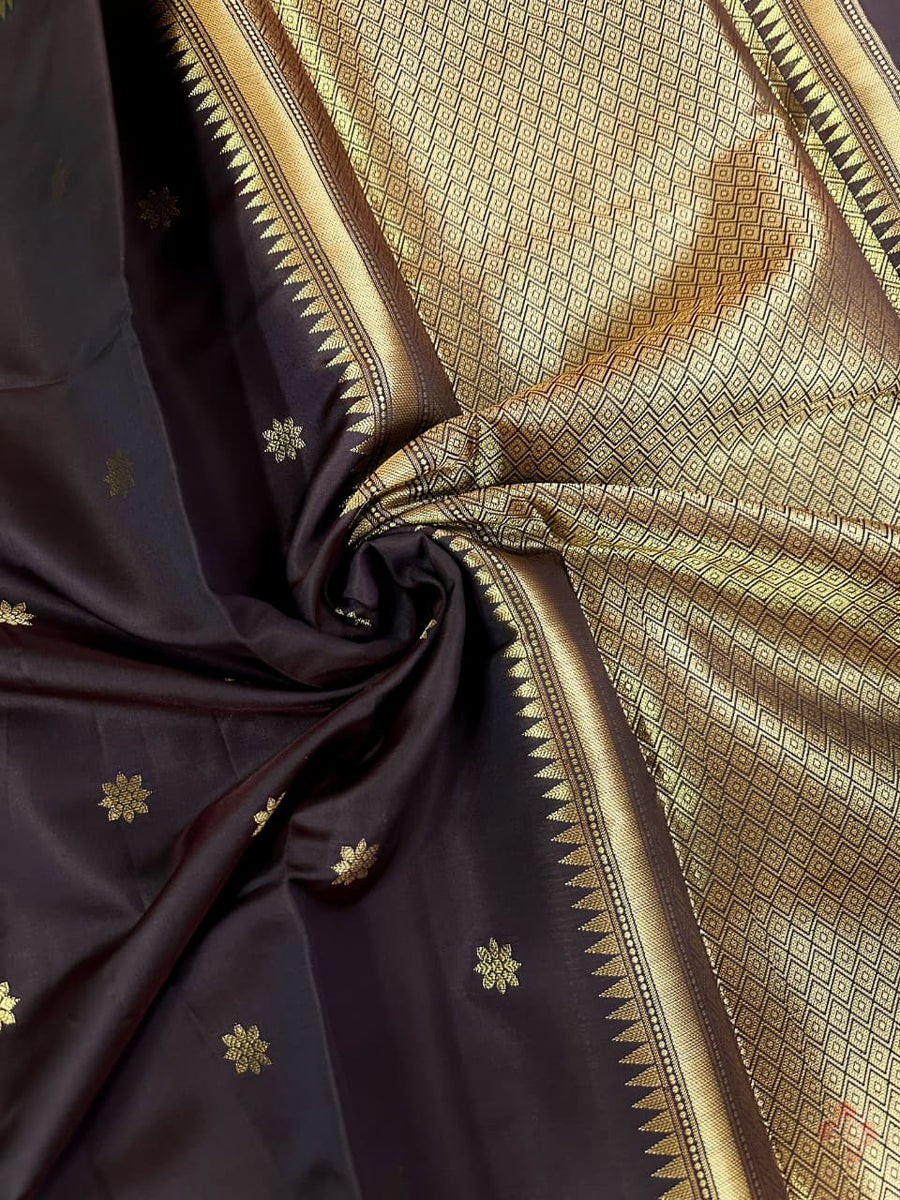 Gadwal semi-soft silk saree