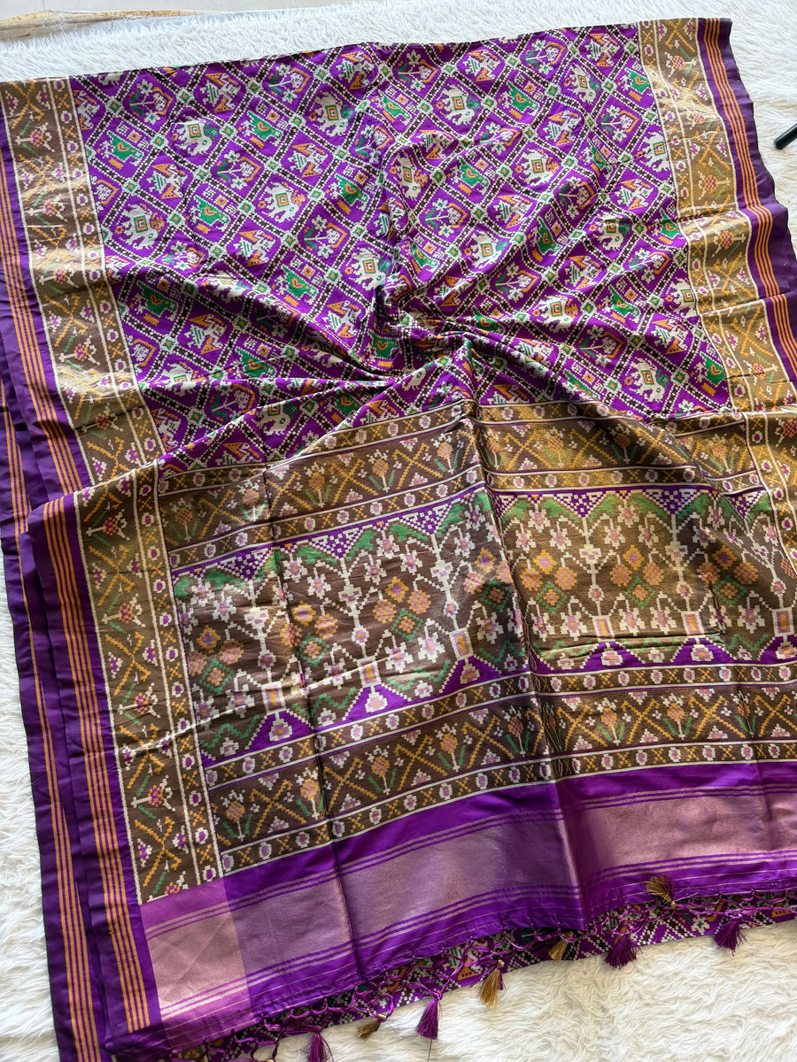 Patola saree featuring the timeless Manekchowk design