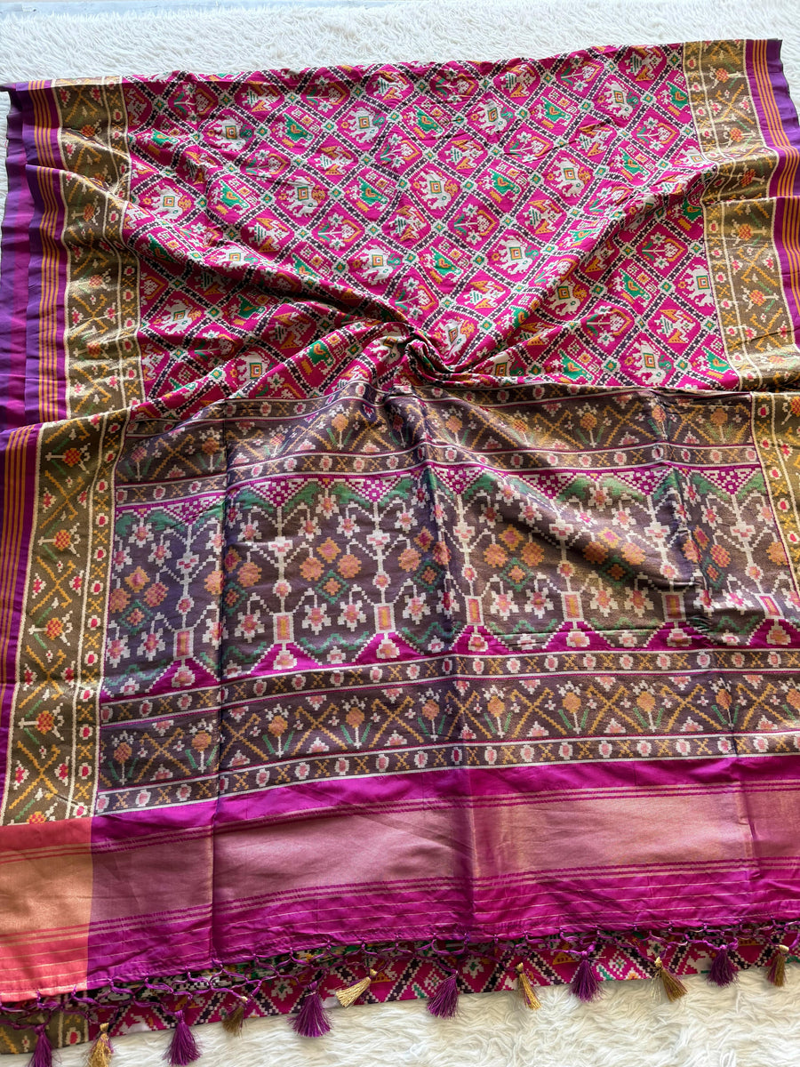 Patola saree featuring the timeless Manekchowk design