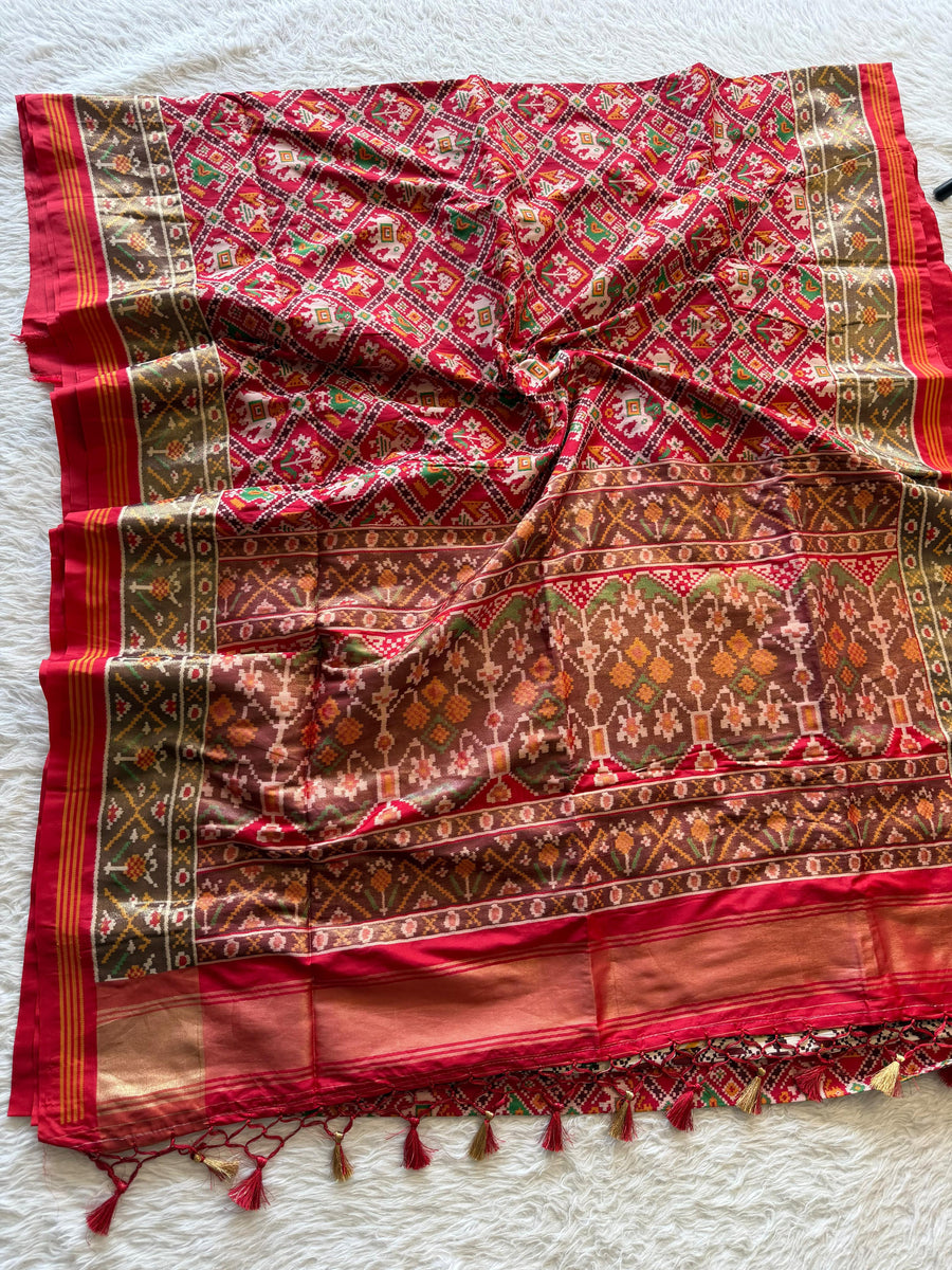 Patola saree featuring the timeless Manekchowk design
