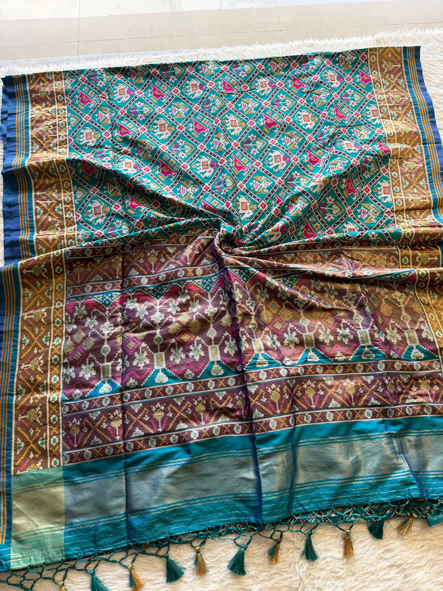 Patola saree featuring the timeless Manekchowk design