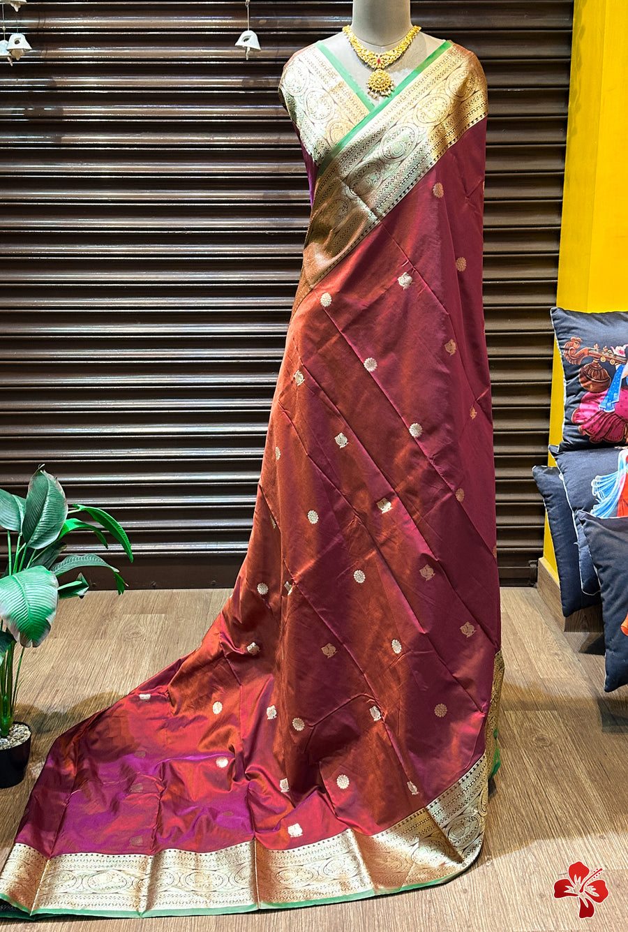 Gadwal dual-toned soft silk sarees