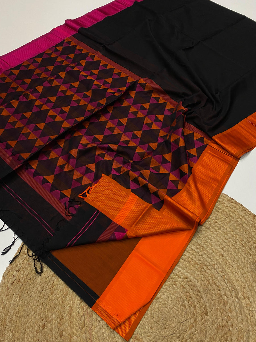Authentic Maheshwari handloom damruh weaving pallu saree