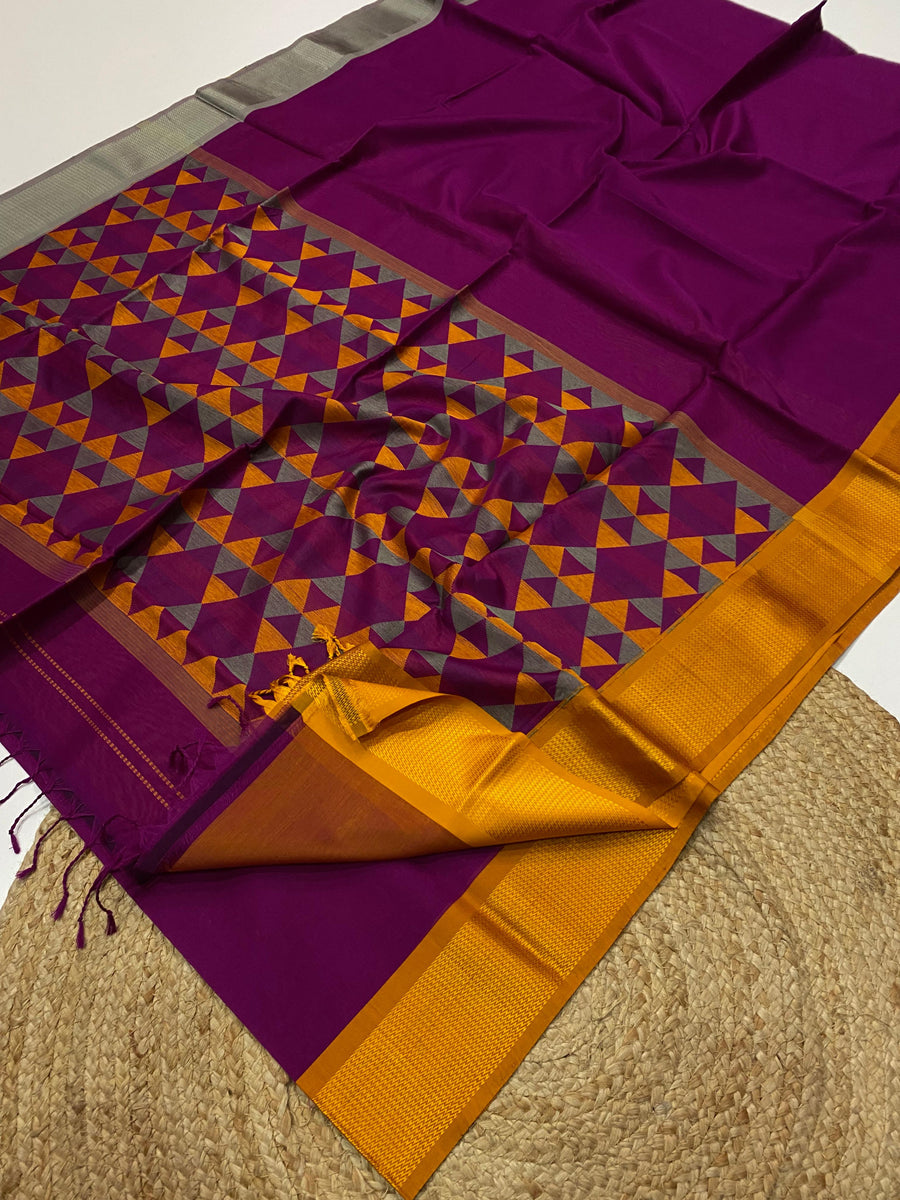 Authentic Maheshwari handloom damruh weaving pallu saree