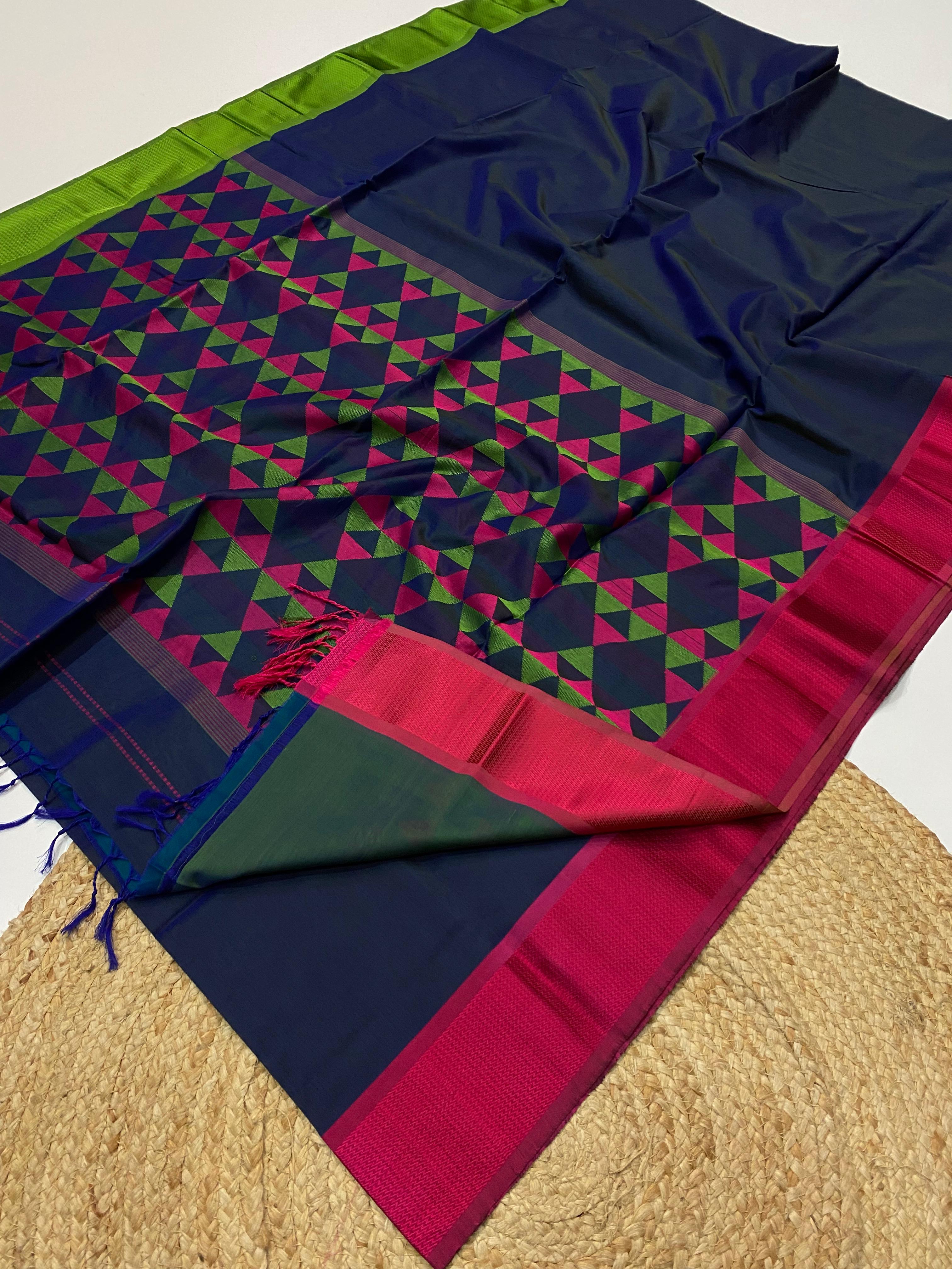 Authentic Maheshwari handloom damruh weaving pallu saree