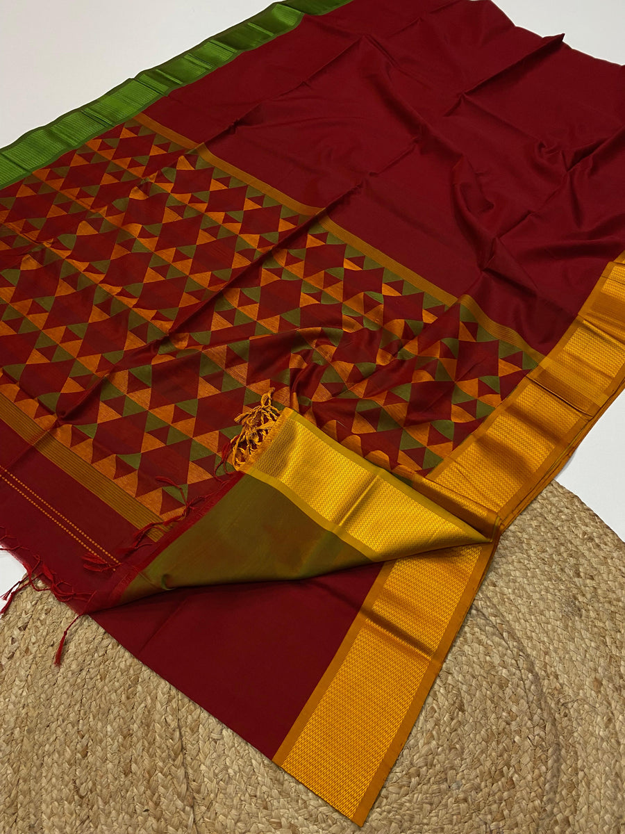 Authentic Maheshwari handloom damruh weaving pallu saree
