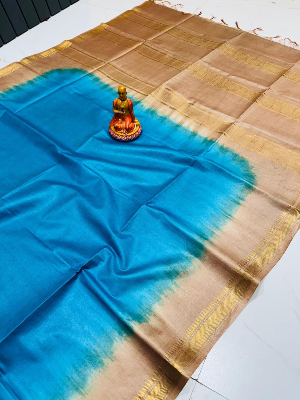 EXCLUSIVE TUSSAR MANGALGIRI CONTRAST BORDER